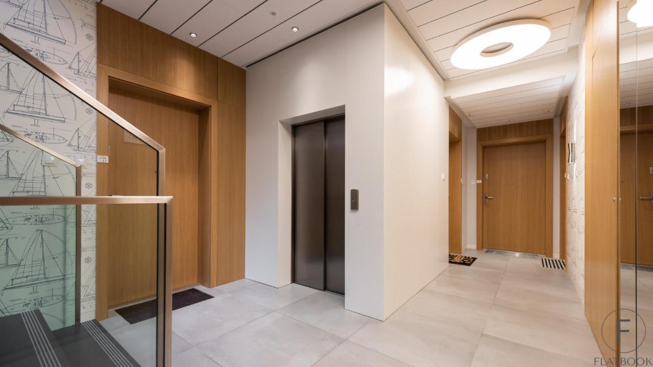 Flatbook - City Center Apartments Yacht Park غدينيا المظهر الخارجي الصورة